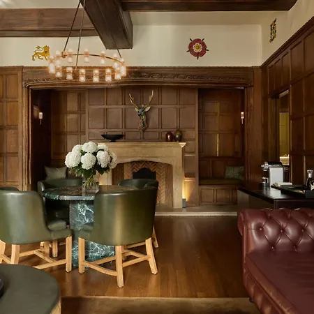Hotel Cafe Royal-3